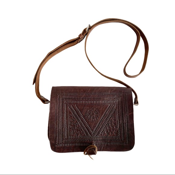 Vintage Handbags - Vtg Brown Hand Tooled Leather Crossbody Bag